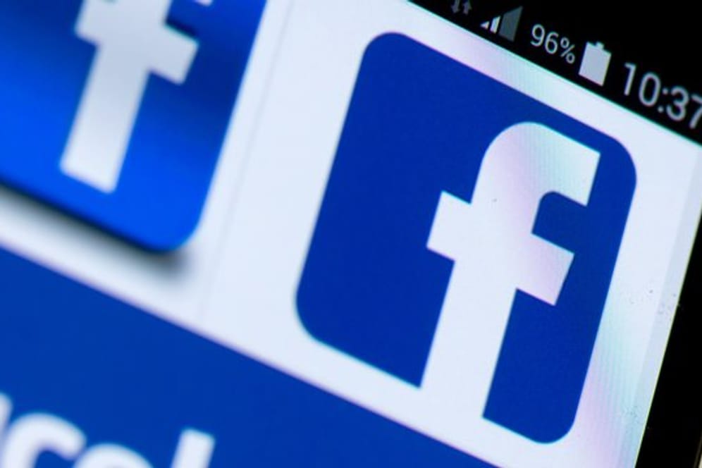 Facebook will seinen Nutzern mehr Transparenz und Kontrollmöglichkeiten bieten über ihre Daten, die etwa mit Apps und Websites getauscht werden.