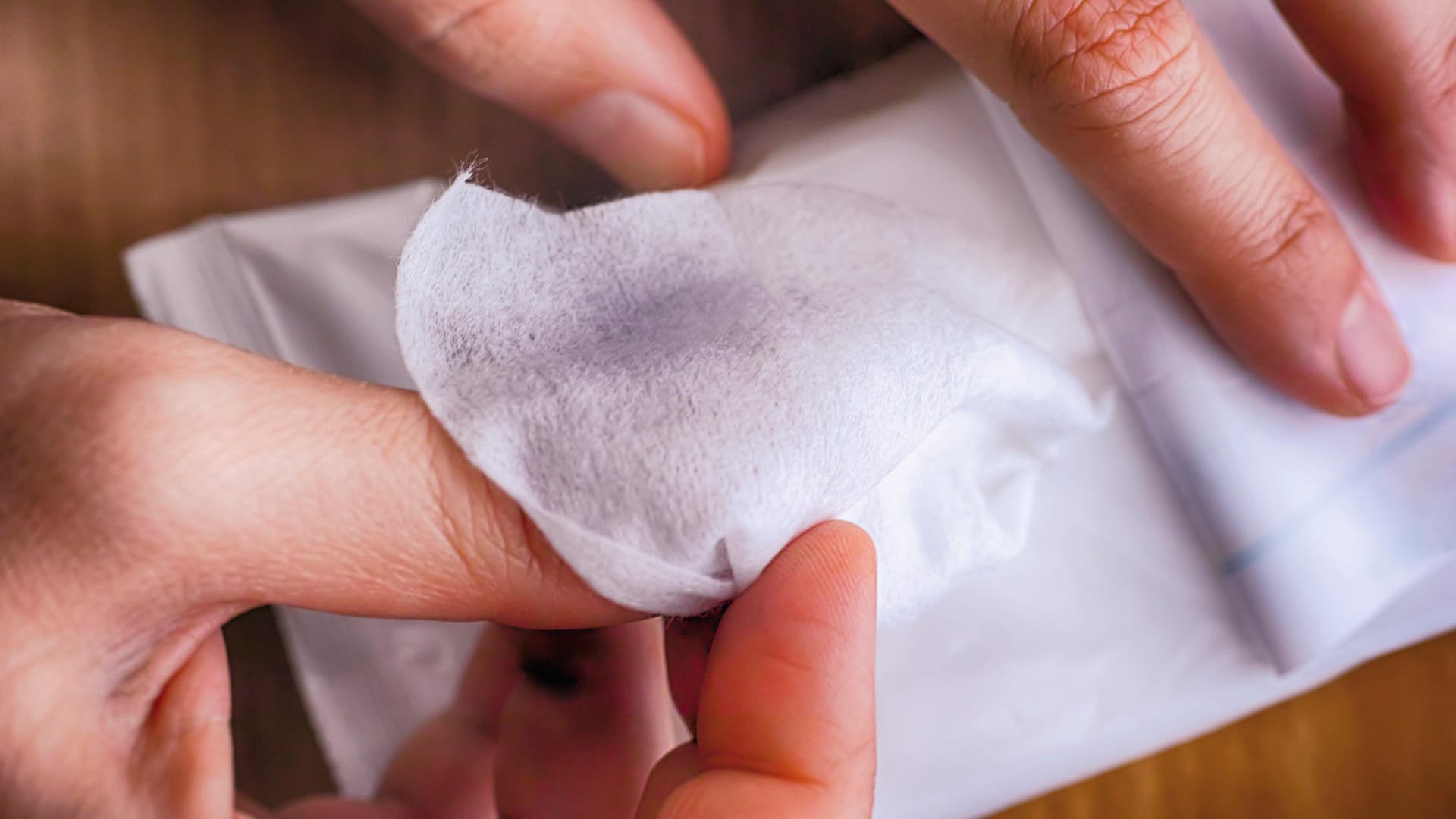 Reinigungstücher: In Tüchern aus der Drogerie Müller wurden Bakterien gefunden.