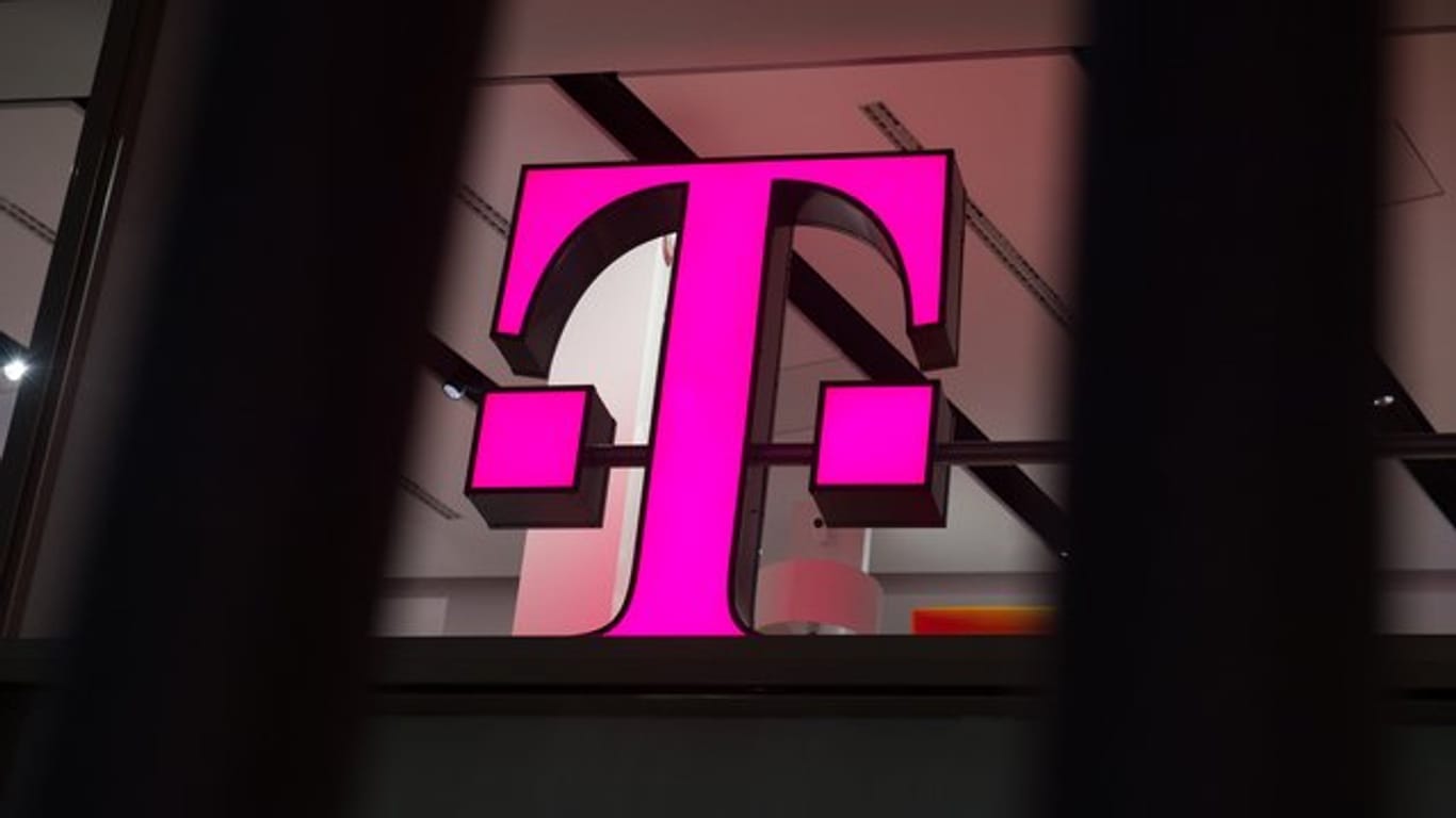 Deutsche Telekom: Das Unternehmen setzt bei Filialen in Deutschland den Rotstift an.