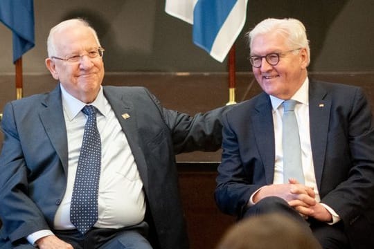 Beim Schulbesuch: Israels Präsident Reuven Rivlin und Bundespräsident Frank-Walter Steinmeier im Jüdischen Gymnasium Moses Mendelssohn in Berlin.