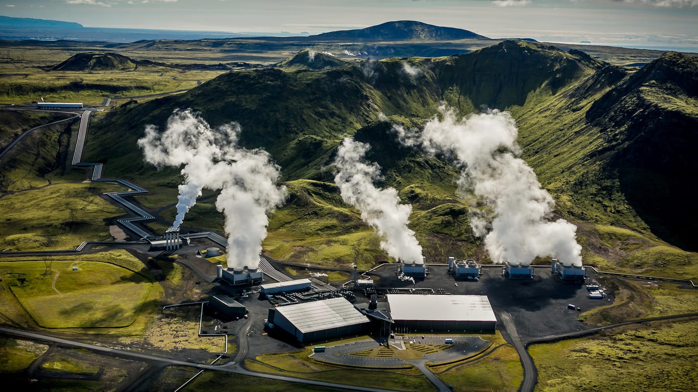 Das Thermalkraftwerk Hellisheidi kann der Luft CO2 entziehen.