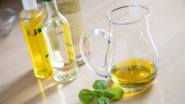 Gleich drei Olivenölen bescheinigen die Tester Feinschmeckerqualität. Gleich drei Olivenölen bescheinigen die Tester Feinschmeckerqualität.