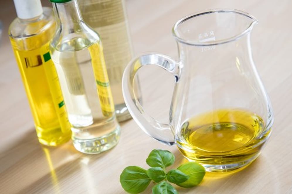 Gleich drei Olivenölen bescheinigen die Tester Feinschmeckerqualität.