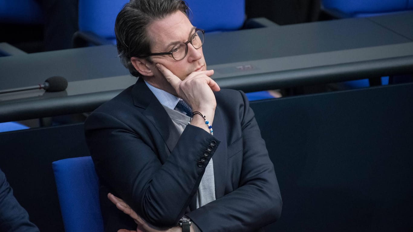 Bundesverkehrsminister Andreas Scheuer im Deutschen Bundestag: Im Gegensatz zu von der Leyen soll es bei Scheuer keine Beweisvernichtung von Handydaten geben.