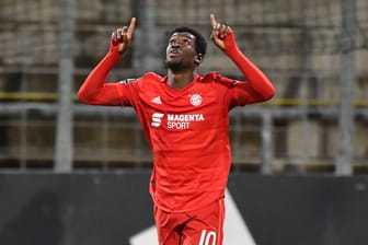 Kwasi Okyere Wriedt freut sich nach seinem Tor gegen die Würzburg-Kickers: Der Stürmer von BAyern München II verlässt den Verein.
