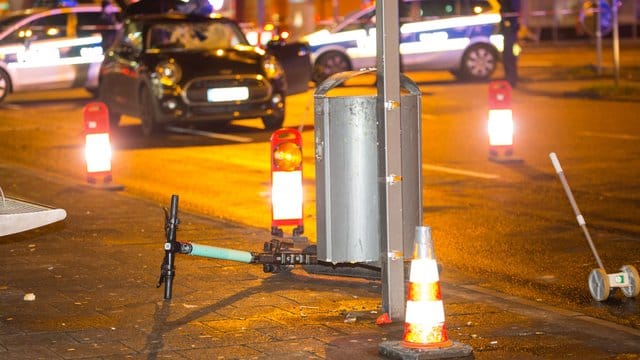 Nach Angaben des Verkehrssicherheitsrats wurden zuletzt allein in Nordrhein-Westfalen 150 schwere Unfälle mit E-Scootern gezählt. Nach Angaben des Verkehrssicherheitsrats wurden zuletzt allein in Nordrhein-Westfalen 150 schwere Unfälle mit E-Scootern gezählt.