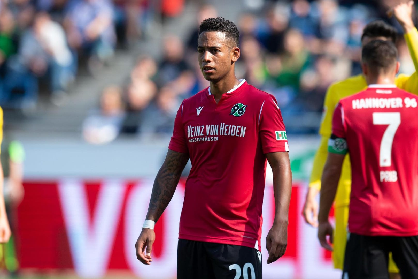 Spielte einst unter anderem für den FC Schalke in der Bundesliga: Dennis Aogo.
