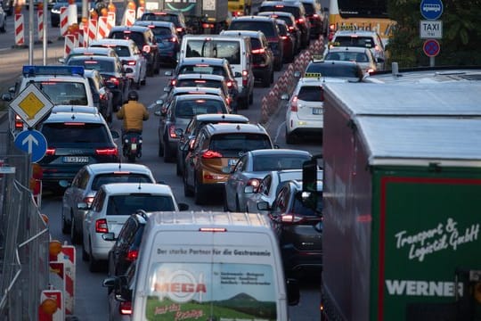 Nichts geht mehr: In vielen Metropolen sind verstopfte Straßen inzwischen Alltag.