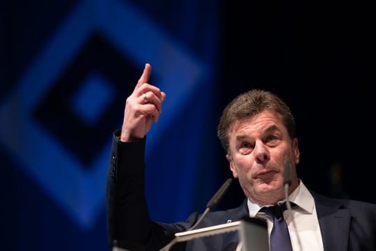 Trainer Dieter Hecking warnt vor Larifari beim Hamburger SV.