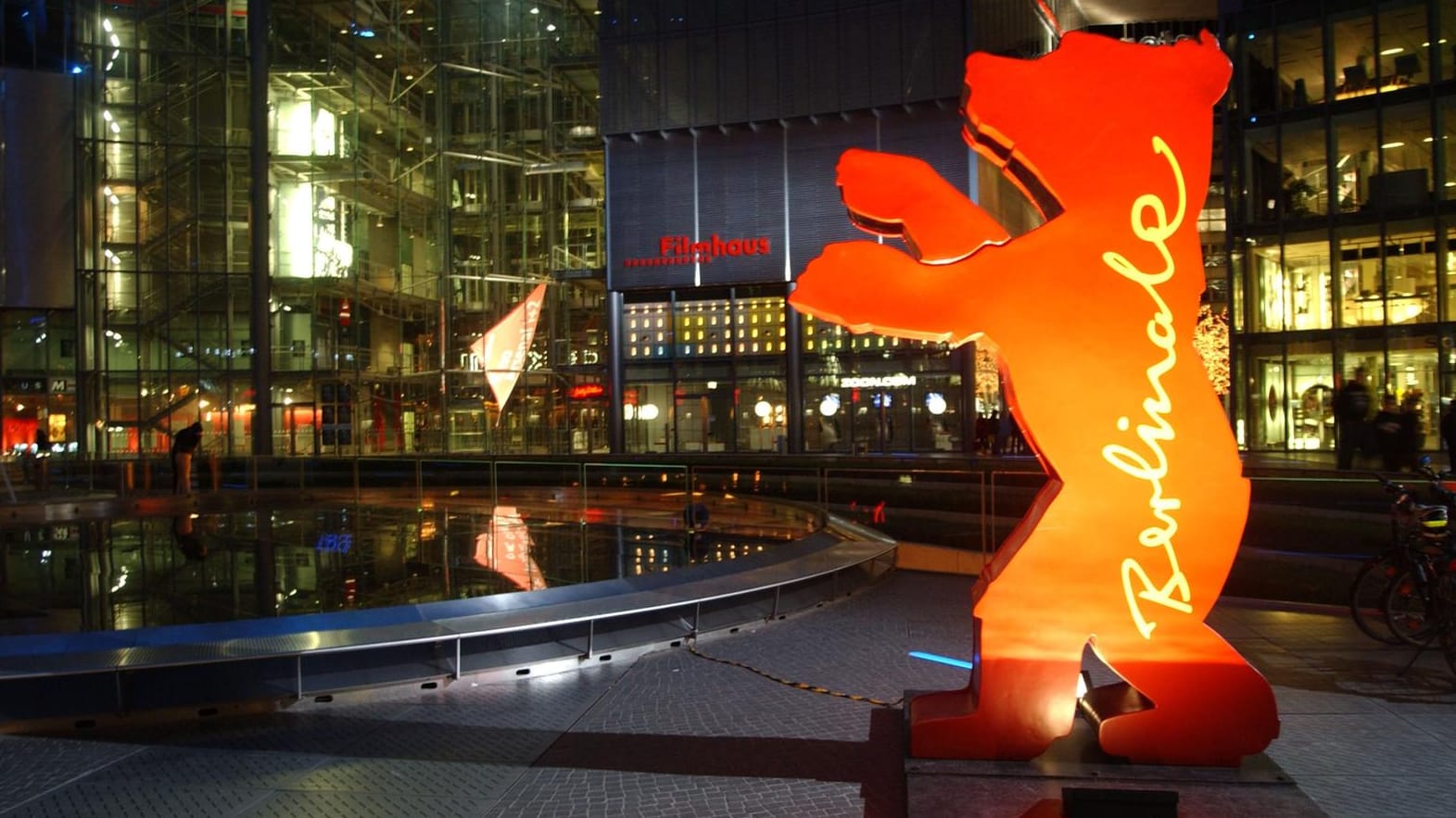 Der Berlinale Bär im Sony-Center am Potsdamer Platz: Die diesjährigen Festspiele starten am 20. Februar und enden am 1. März.