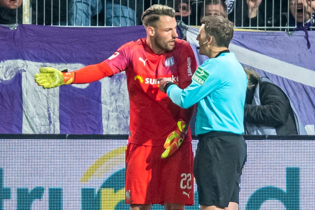 Philipp Kühn (l.): Die Beschwerden vom Osnabrück-Torwart helfen nicht.