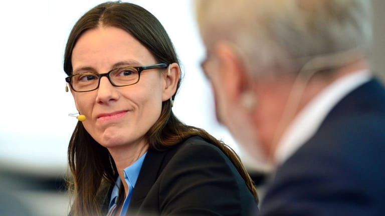 Ex-Staatssekretärin Katrin Suder war dicke mit externen Beratern.
