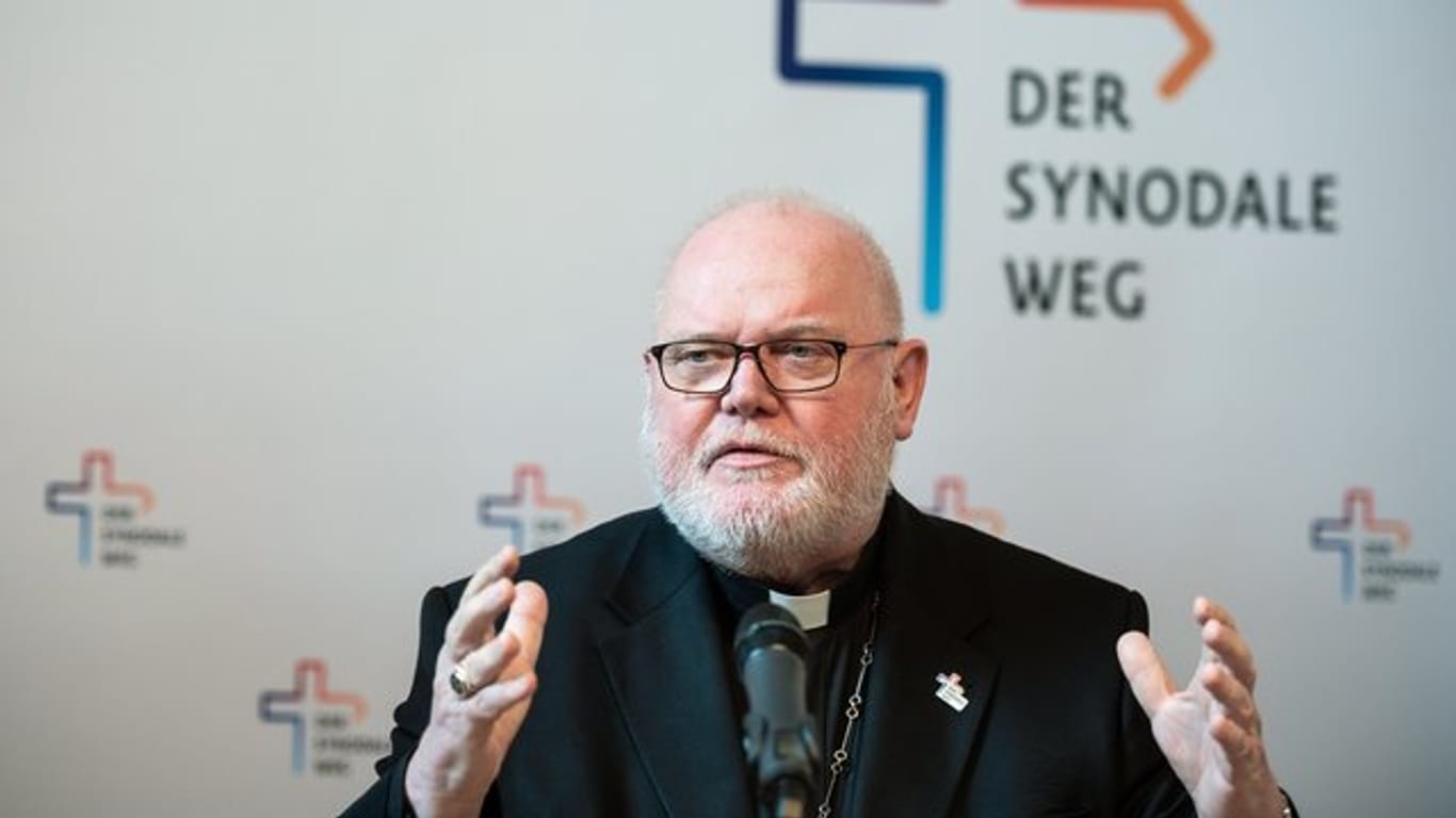Kardinal Reinhard Marx, Vorsitzender der Deutschen Bischofskonferenz, spricht auf der Pressekonferenz zur ersten Vollversammlung des Synodalen Wegs in Frankfurt.