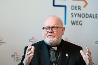 Kardinal Reinhard Marx, Vorsitzender der Deutschen Bischofskonferenz, spricht auf der Pressekonferenz zur ersten Vollversammlung des Synodalen Wegs in Frankfurt.