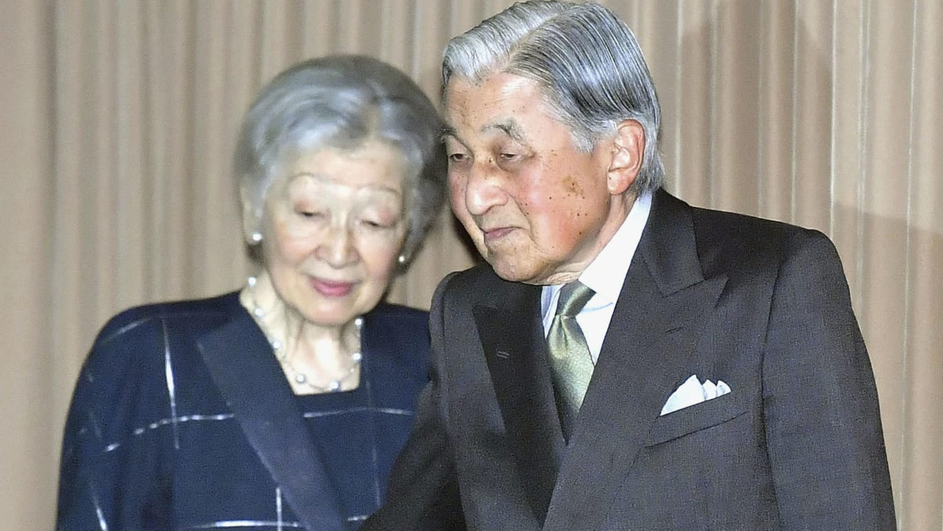 Japans abgedankter Kaiser Akihito: Der 86-Jährige war kurz bewusstlos.