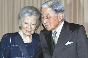 Japans abgedankter Kaiser Akihito: Der 86-Jährige war kurz bewusstlos.