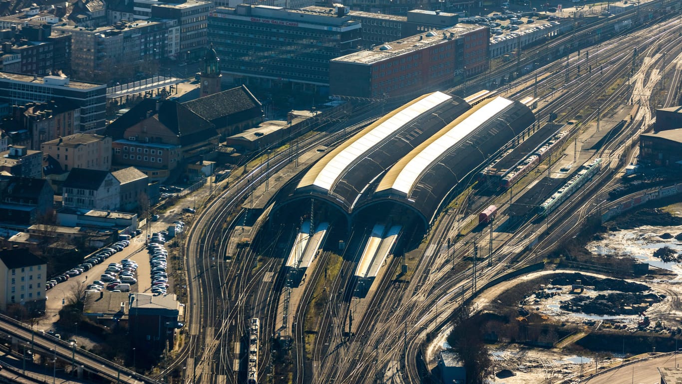 Luftbild vom Hagen Hauptbahnhof: Bei der S-Bahn hat es eine Störung gegeben.