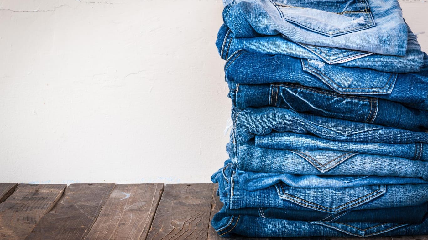 Finden Sie die passende Jeans für sich: Heute sind Hosen von bekannten Marken im Angebot.