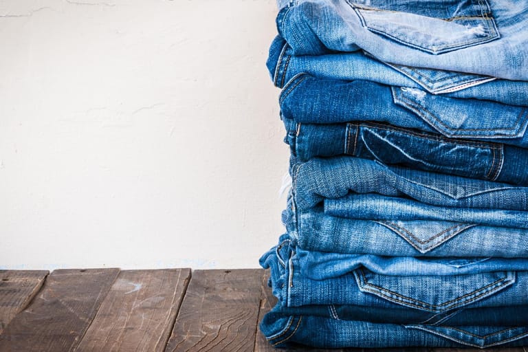 Finden Sie die passende Jeans für sich: Heute sind Hosen von bekannten Marken im Angebot.