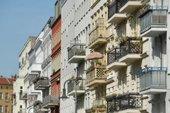 Altbauwohnungen: In Berlin sind die Angebotsmieten zuletzt schneller gestiegen als anderswo.