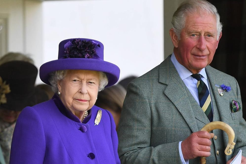 Queen Elizabeth II. und Prinz Charles: Haben sich die beiden Oberhäupter des britischen Königshauses über Prinz Andrew beraten?