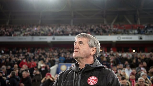 Friedhelm Funkel hat sich mit bewegenden Worten von den Fortuna-Fans verabschiedet. Friedhelm Funkel hat sich mit bewegenden Worten von den Fortuna-Fans verabschiedet.