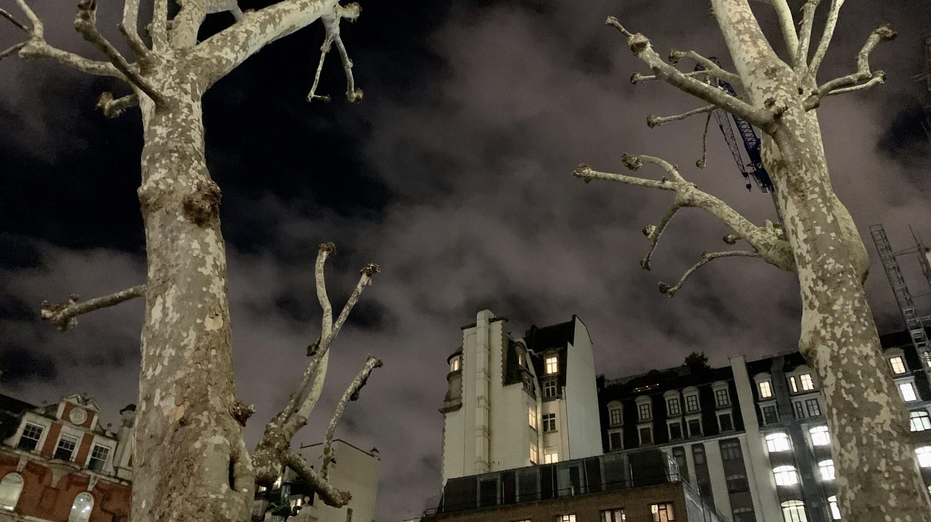 London: In der City herrschte in der Nacht auf Freitag eine ambivalente Stimmung.