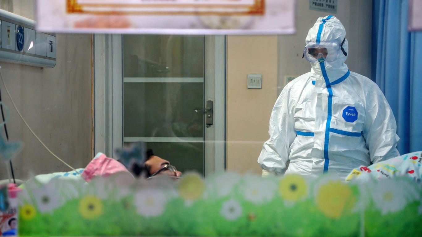 Ein Krankenhaus in Wuhan: Das Virus greift weiter um sich.