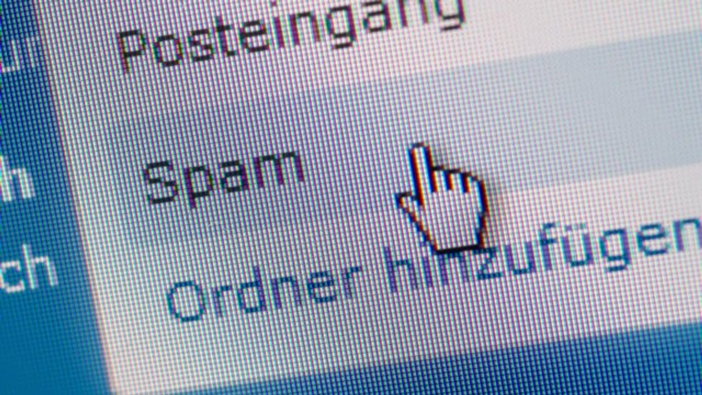 Spam-Mails als solche zu markieren oder in den Spam-Ordner zu verschieben lohnt sich: So trainiert man den Spam-Filter und muss sich - hoffentlich - künftig mit weniger Spam herumschlagen.