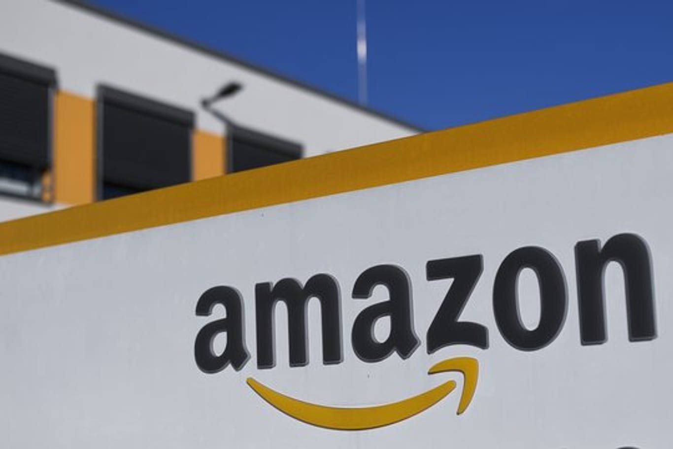 Amazon investierte massiv in seine Versandlogistik, um möglichst vielen "Prime"-Kunden das Versprechen von Lieferungen innerhalb von 24 Stunden zu erfüllen.
