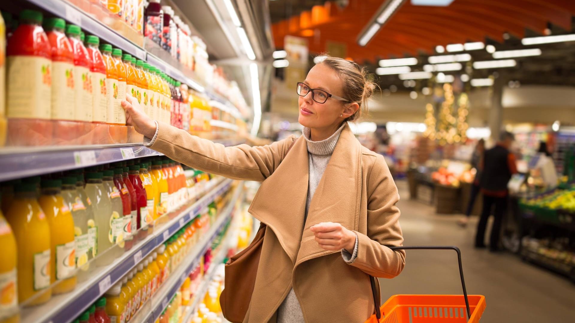 Saft kaufen: Der geringe Apfelsaftertrag führt auch dazu, dass Kunden rund 20 bis 25 Prozent mehr für ihren Saft bezahlen müssen – insbesondere im Bio-Segment.