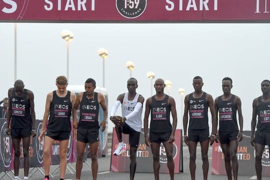 Der Internationale Leichtathletik-Verband hat neue Anforderungen für die Wettkampf-Laufschuhe von Elite-Athleten beschlossen.