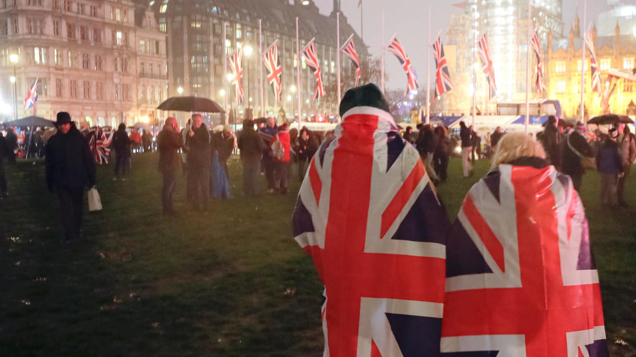 Aufbruch ins Ungewisse: Auf dem Londoner Parliament Square feiern Menschen den Austritt Großbritanniens aus der Europäischen Union.