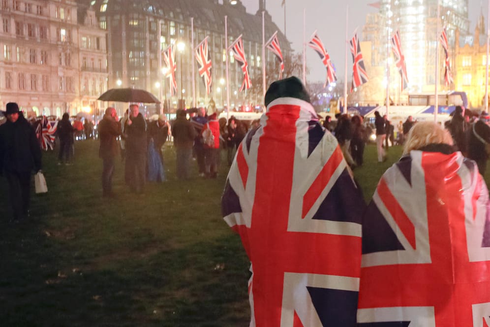 Aufbruch ins Ungewisse: Auf dem Londoner Parliament Square feiern Menschen den Austritt Großbritanniens aus der Europäischen Union.