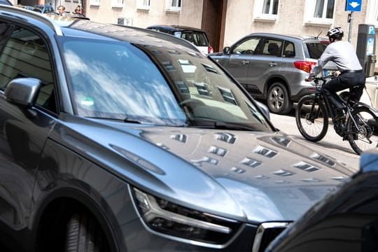 Die CO2-Emissionen im Verkehr sind auch wegen eines höheren Verkehrsaufkommens in den vergangenen Jahren kaum gesunken.