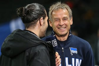 Verteidigt die hohen Transferausgaben von Hertha BSC: Trainer Jürgen Klinsmann.
