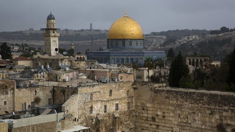 Israelis und Palästinensern heilig: der Tempelberg in Jerusalem mit der Klagemauer und dem Felsendom.