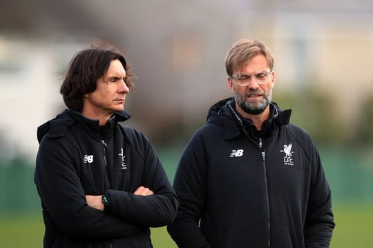 Zeljko Buvac im Gespräch mit Jürgen Klopp.