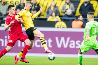 Torgefährlicher Youngster: Erling Haaland (M.) erzielte gegen Union Berlin seine Bundesligatreffer Nummer sechs und sieben.