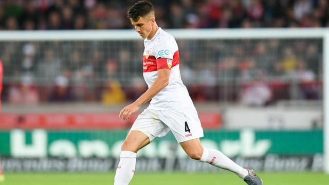 Stuttgarts Kapitän Kempf hat sich im Spiel gegen den FC St. Stuttgarts Kapitän Kempf hat sich im Spiel gegen den FC St.