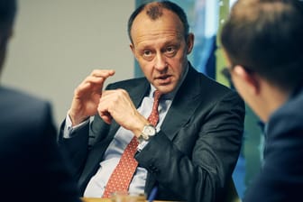 Friedrich Merz im Gespräch mit Florian Harms und Tim Kummert bei t-online.de.