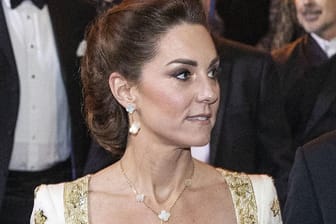 Herzogin Kate: Für die BAFTA-Verleihung wählte die Frau von Prinz William ein Kleid, das Royal-Fans bekannt vorkommen dürfte.