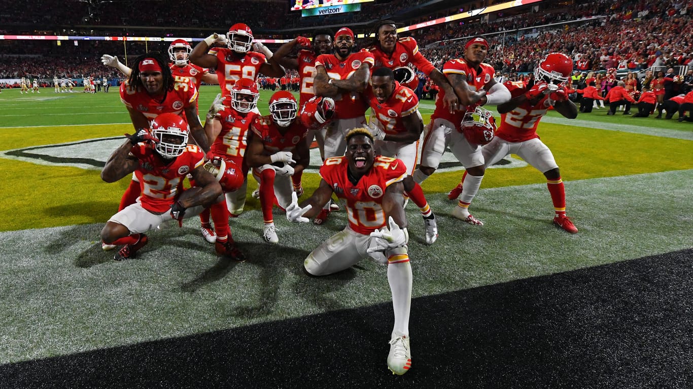 Erster Titel seit 1969: Die Kansas City Chiefs feiern ihren Sieg im Super Bowl 54.