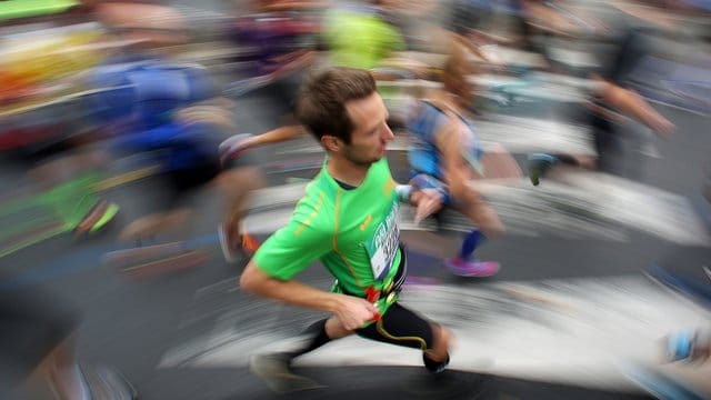 Ein Marathon ist ein Erfolg - den man auch im Lebenslauf gut verkaufen kann: Er zeugt von Durchhaltevermögen und Ausdauer, auch im Berufsleben.