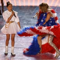 Emme Maribel Muñiz und Jennifer Lopez: Mutter und Tochter performten zusammen beim Super Bowl.