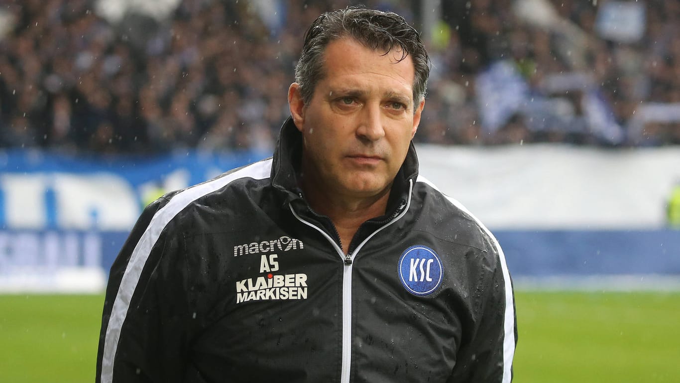 Alois Schwartz: Er ist nicht mehr Trainer in Karlsruhe.