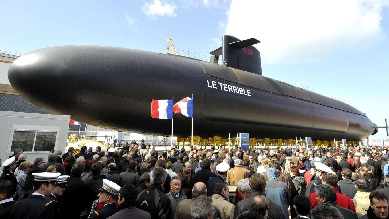 Einweihung des französischen Atom-U-Boots "Le Terrible" in Cherbourg: Aus der CDU kommt nun ein Vorstoß, möglicherweise bei Atomwaffen mit Frankreich zu kooperieren.