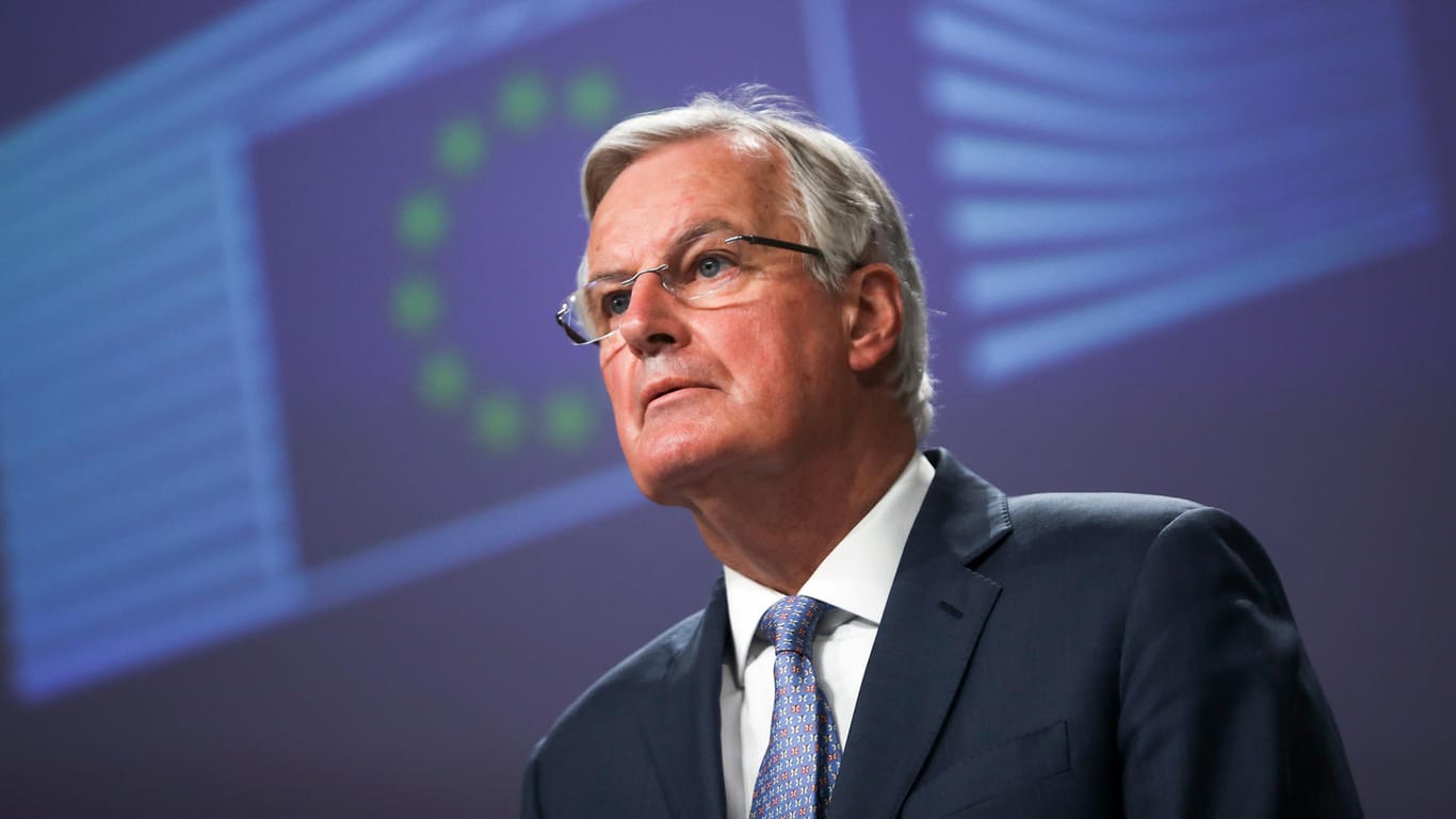 Michel Barnier, Brexit-Verhandlungsführer der Europäischen Union, präsentiert bei einer Pressekonferenz die möglichen Verhandlungslinie der EU.