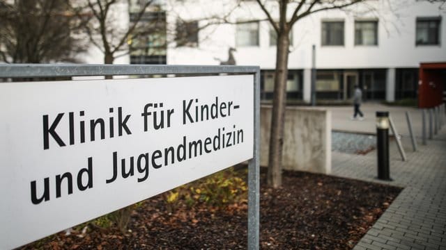 Im Ulmer Klinikum waren im Dezember fünf Säuglinge wegen lebensbedrohlicher Atemnot behandelt worden. Im Ulmer Klinikum waren im Dezember fünf Säuglinge wegen lebensbedrohlicher Atemnot behandelt worden.