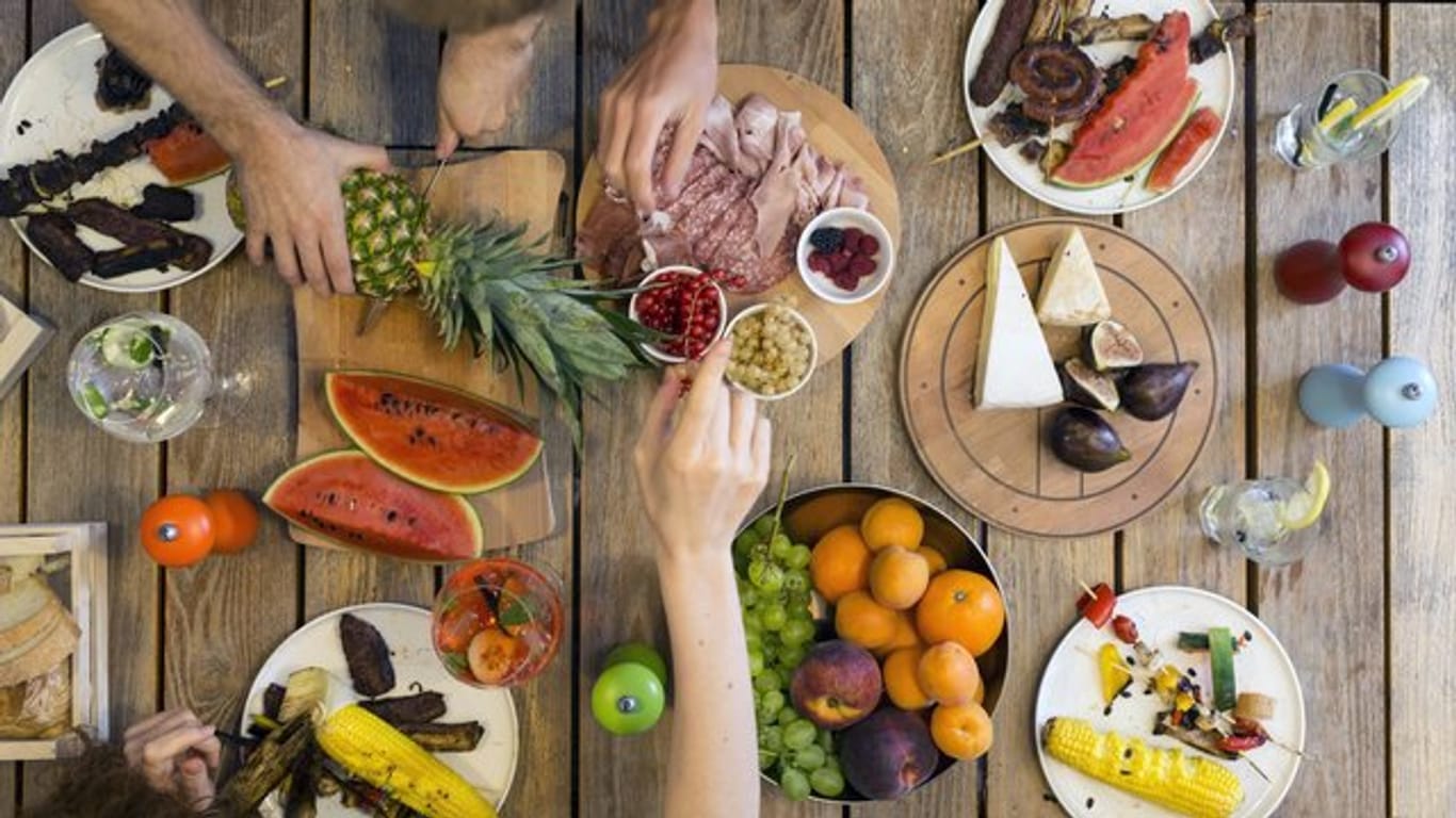 Ernährung bei Krebs: Mit Hilfe von Essen lässt sich eine Therapie unterstützen und eine Mangelernährung verhindern.